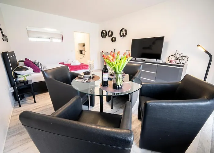 Truth - Smart Tv - Terrasse - Kamin - Pure * بريلون